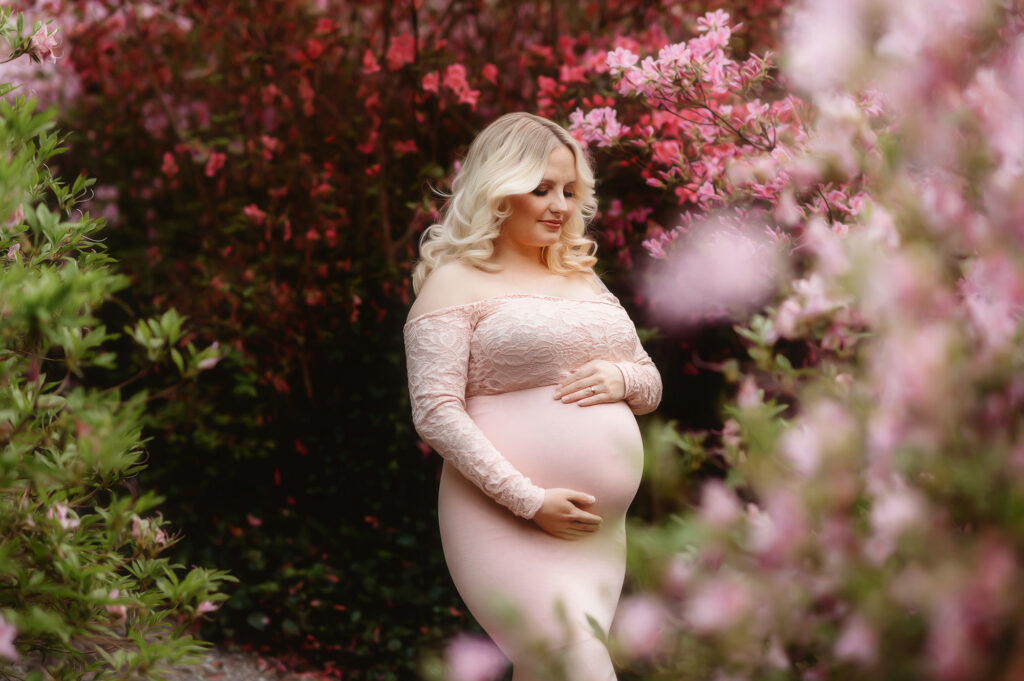 Expectant mother poses for Maternity Photos in Charleston, South Carolina after researching the Best Birthing Centers in Charleston.